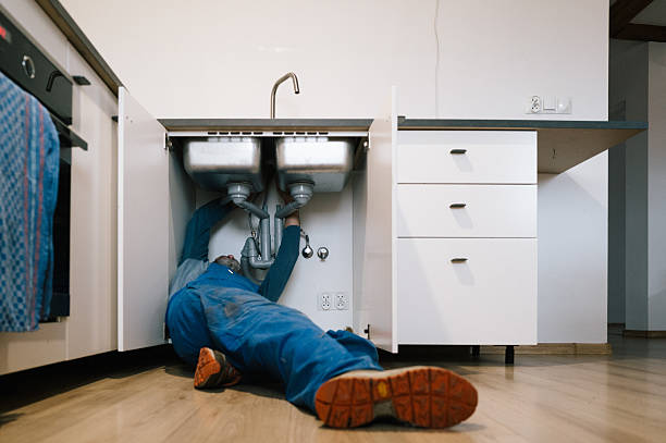 Professional Plumbing technician working in Davis, OK